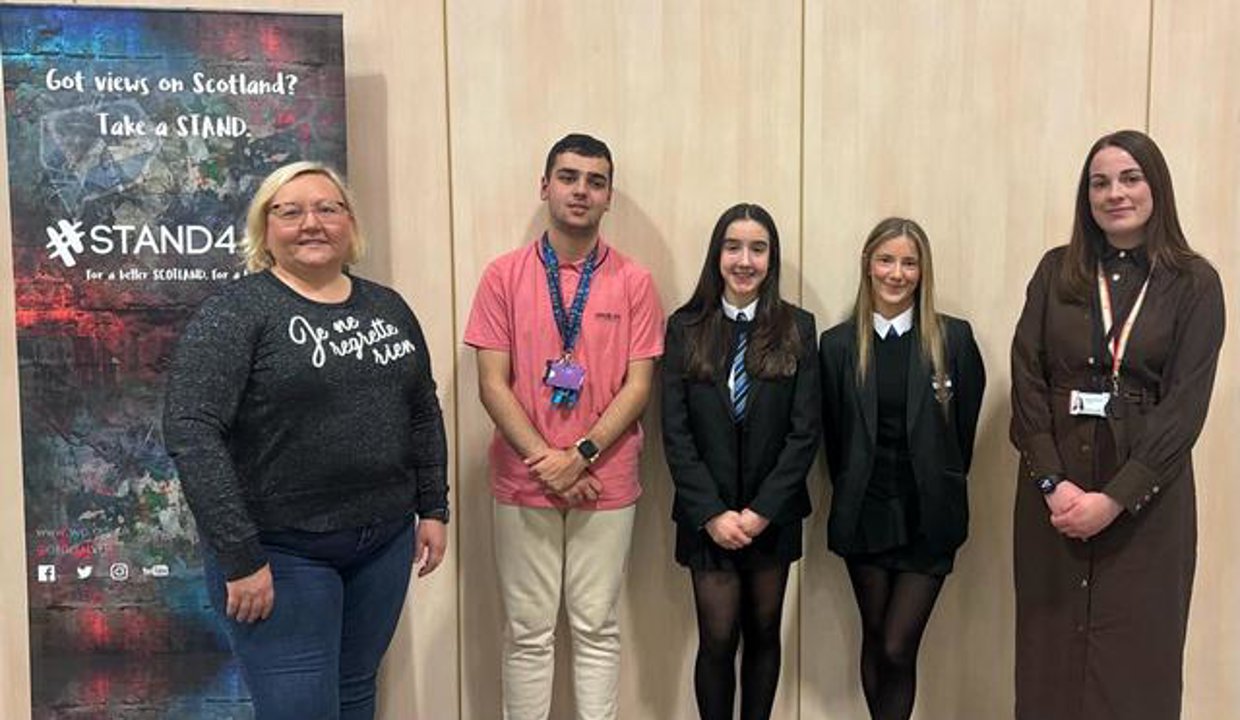 Provost Gillian Renwick and Depute Provost Colette McDiarmid attended the declaration of the Scottish Youth Parliament Elections in East Dunbartonshire this week and met the newly elected MSYPs.