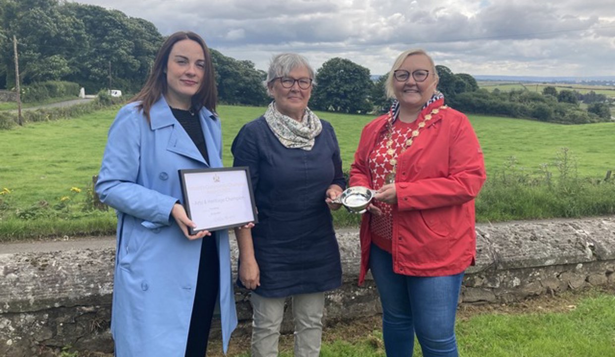 Provost Gillian Renwick and Depute Provost Colette McDiarmid with Geraldine, who accepted the Award on Paul's behalf
