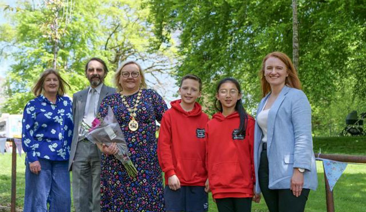 Provost Renwick with EDC councillors, youth ambassadors and head teacher