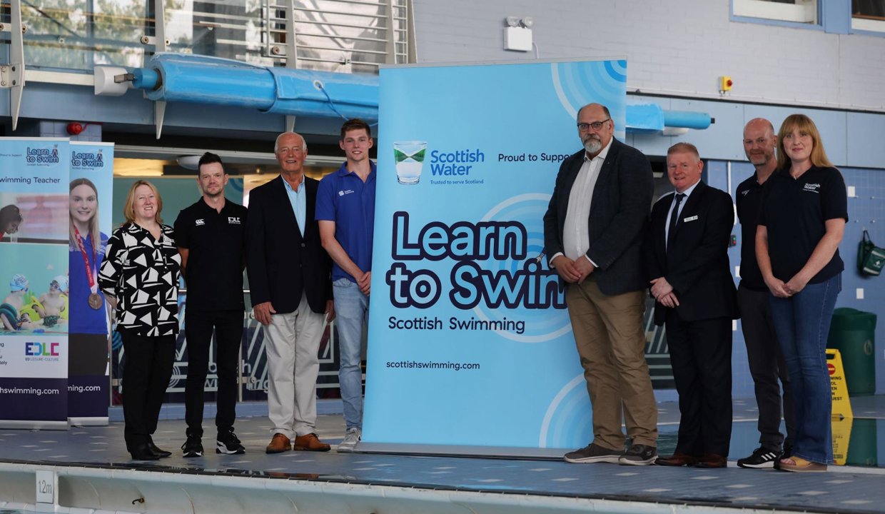 Representatives of EDLC Leisure, East Dunbartonshire Council, Scottish Swimming and Scottish Water